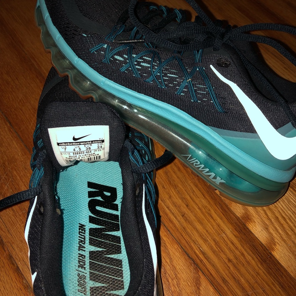 Nike AirMax running neutral ride soft sneakers